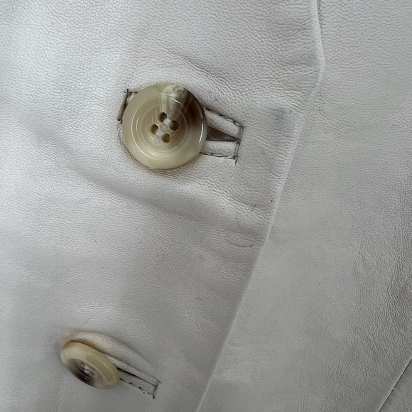 Las Surenas 100% Leather Tiger Embroidered Vest In Ivory - Picture 5 of 9